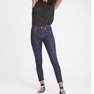 NWT Gap true skinny mid rise jeans - size 30s